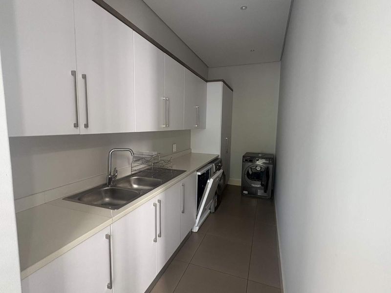 3 Bedroom Townhouse in upmarket complex - Photo 8