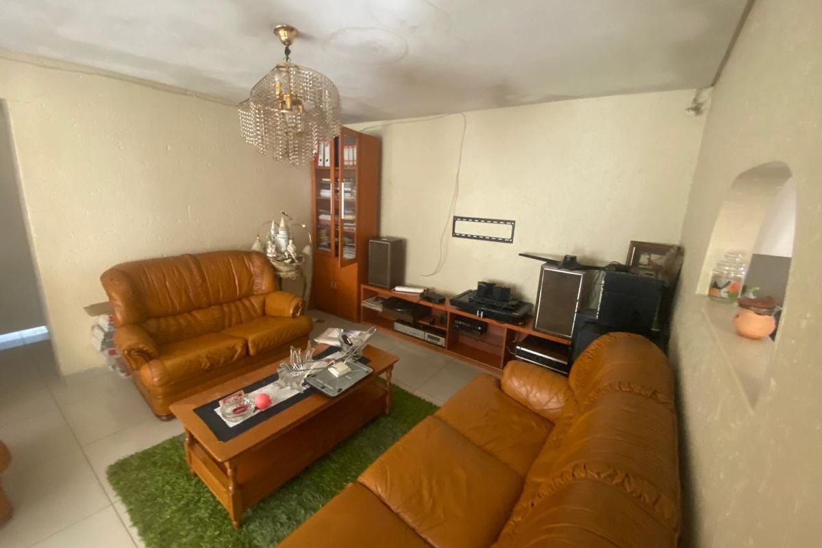 House In Katlehong Not To Be Missed - Photo 2