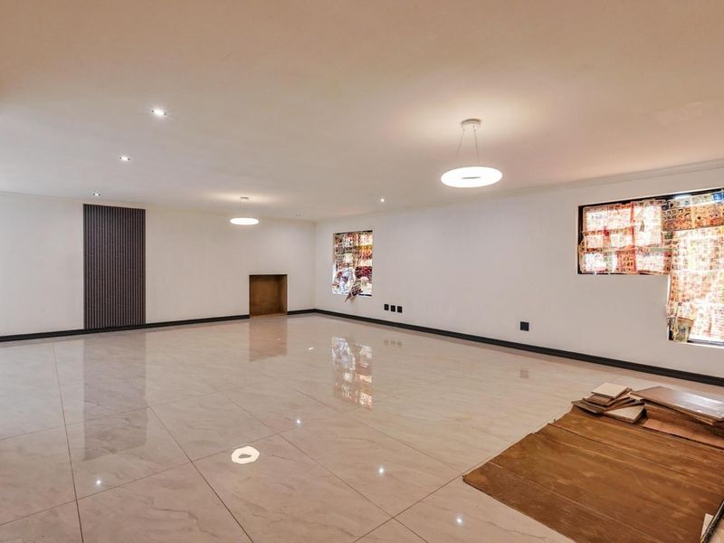 Newly Renovated 6-Bedroom Single-Storey Home with Flatlet – Turnkey Perfection - Photo 10