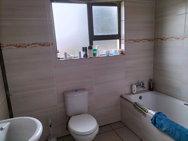 15716m2 plot with borehole - Photo 10