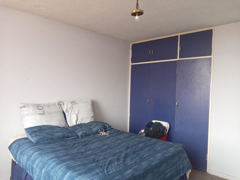 Lovely 3.5 Bedroom Apartment for Sale in Sunnyside - Photo 4