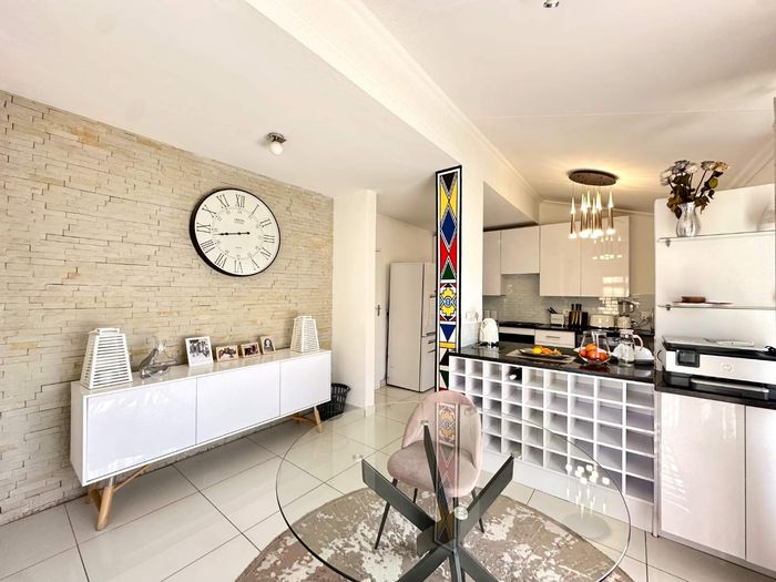 Property #2559699, Townhouse For Sale in Equestria