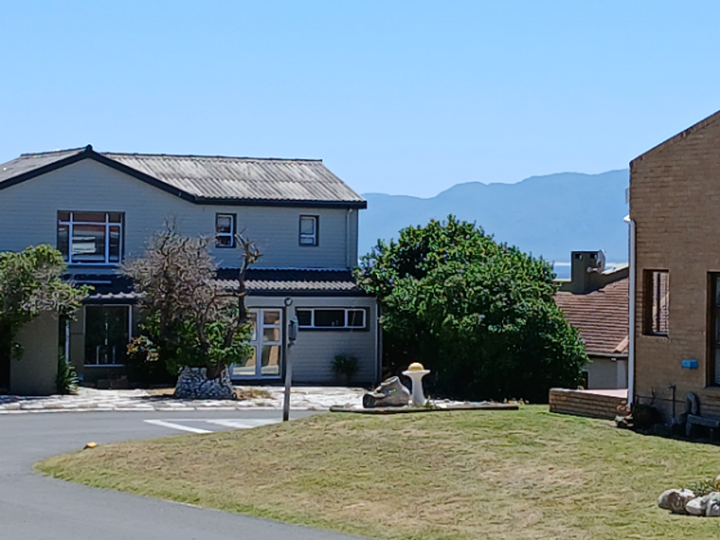 REMINDS ME OF THE LYRICS OF A SONG BY PERRY COMO - Photo 9