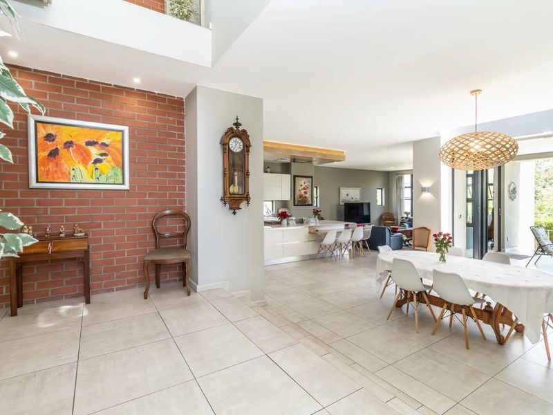 A prime positioned family home - Photo 5