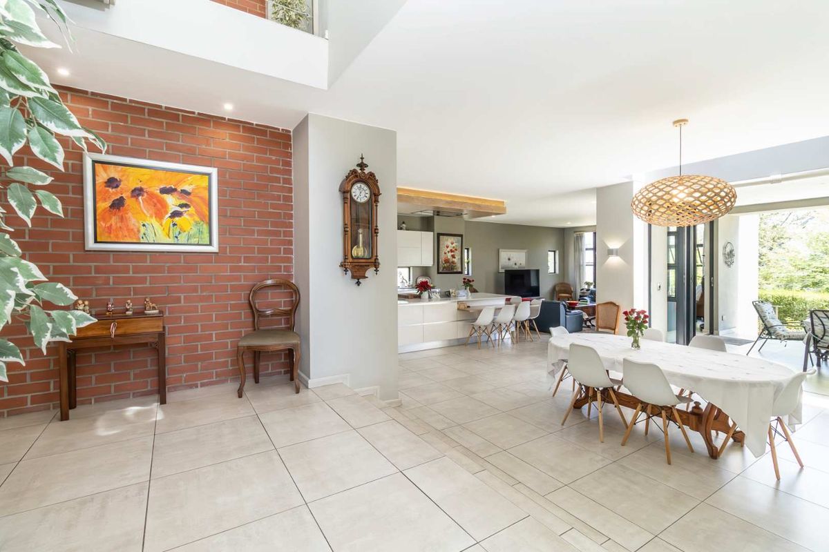 A prime positioned family home - Photo 5