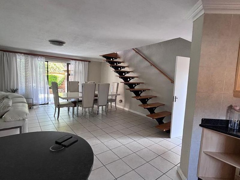 Stylish 3-Bedroom Townhouse with Pool & Entertainment Patio - Photo 9
