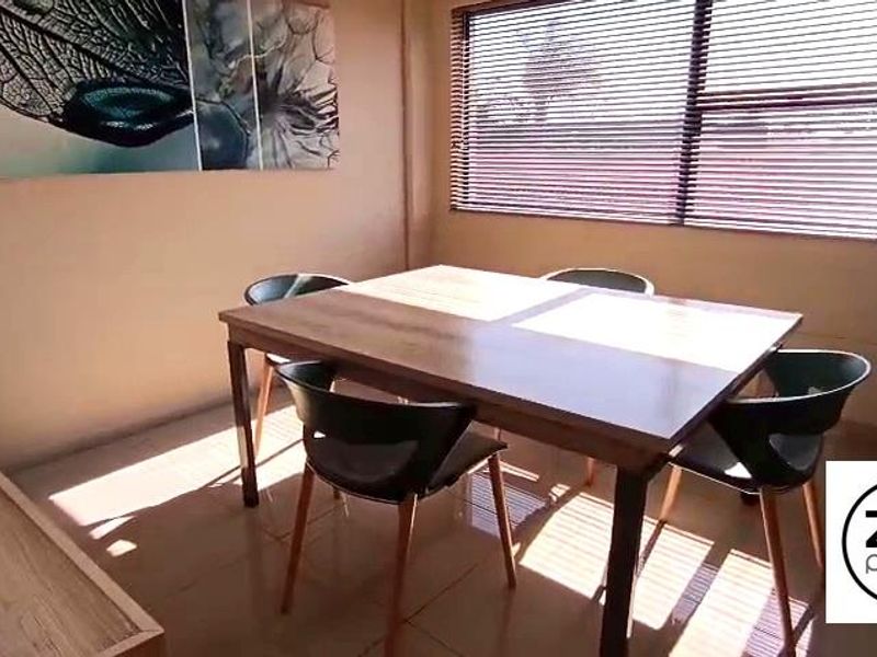 90SQM PRESTIGE OFFICE TO LET-High foot Traffic Corner - Photo 6