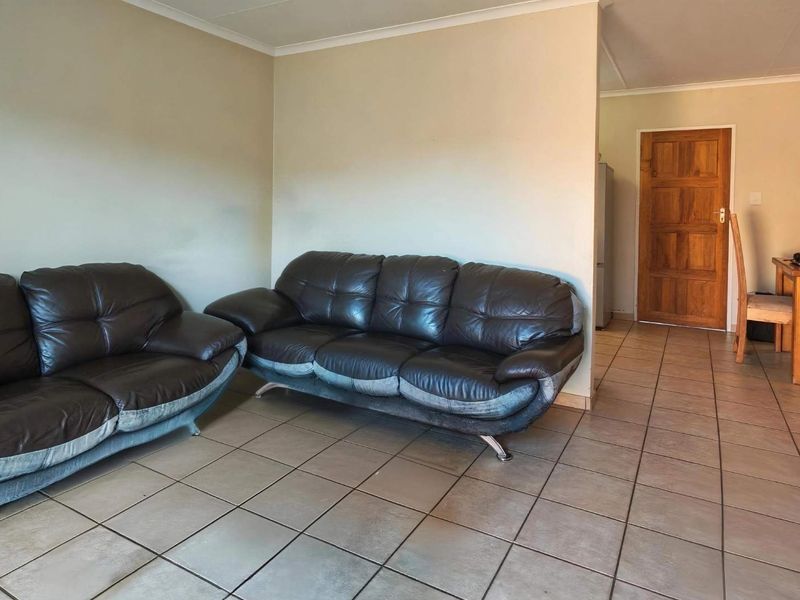 The Perfect 2Bedroom Simplex! - Photo 5