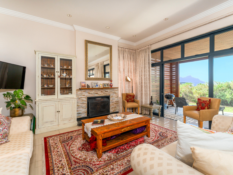 Elegant Estate Living With a View - Photo 6