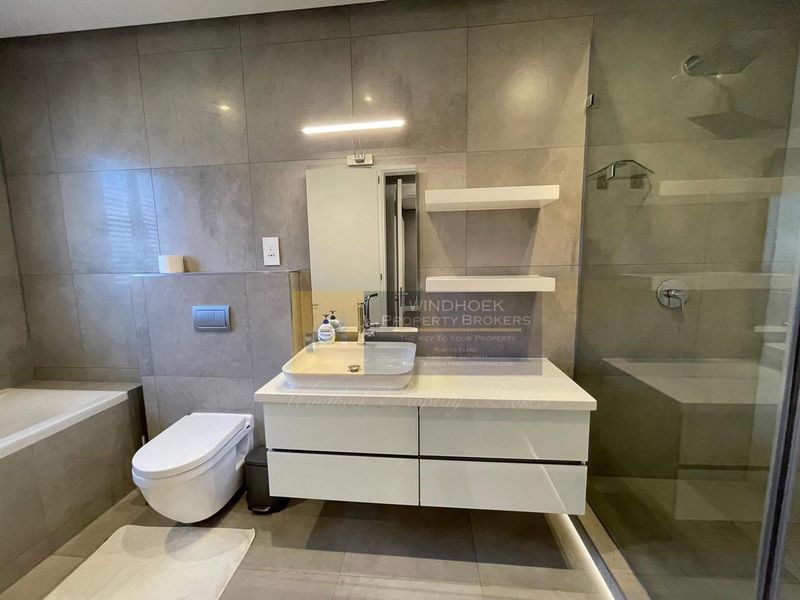 Upmarket FULLY FURNISH villa to Rent - Photo 9