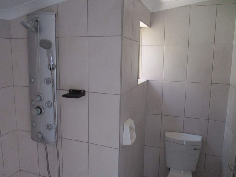 A 1 BEDROOM UNIT TO RENT IN CLAREMONT - Photo 10