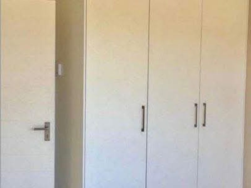 FOR SALE 2 BEDROOM GROUND FLOOR UNIT IN ROCKY CREST - Photo 5