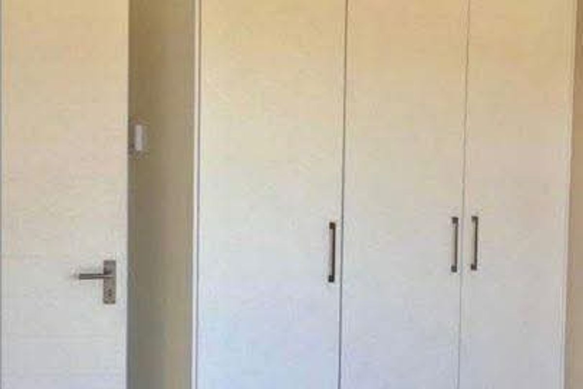 FOR SALE 2 BEDROOM GROUND FLOOR UNIT IN ROCKY CREST - Photo 5