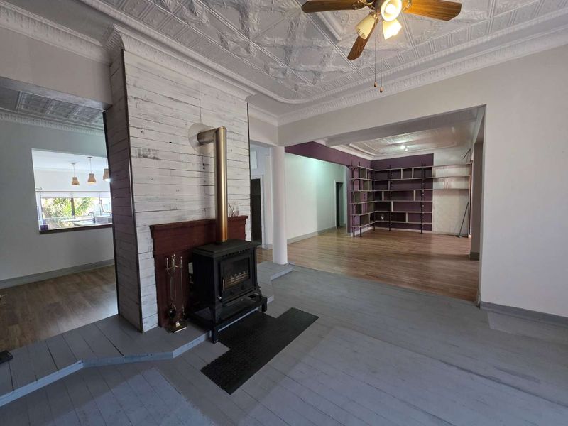 Spacious 4-Bedroom Home with Modern Comforts & Classic Charm - Photo 10