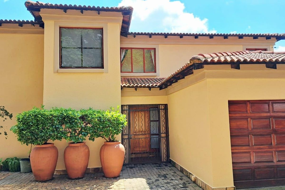 Elegant Family Home – Prime Location Adjacent to Bedfordview - Photo 3