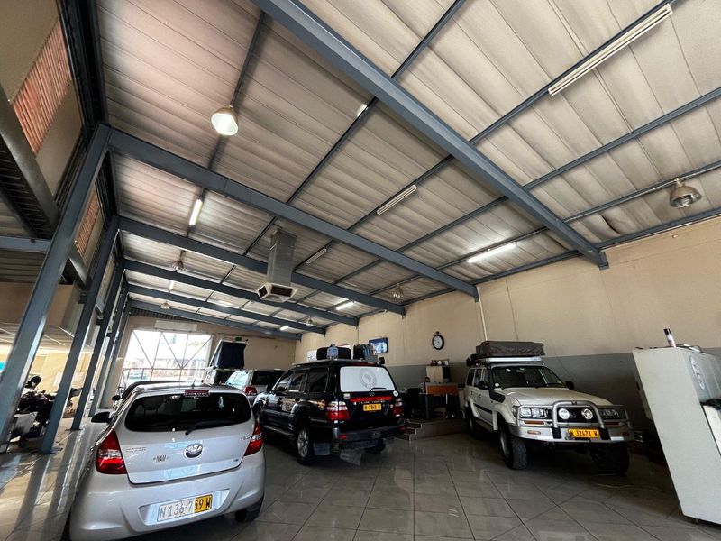 Perfect showroom space for sale - Photo 9