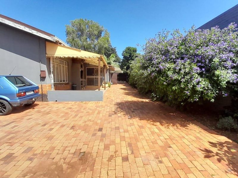 Lovely home in birchleigh - Photo 5