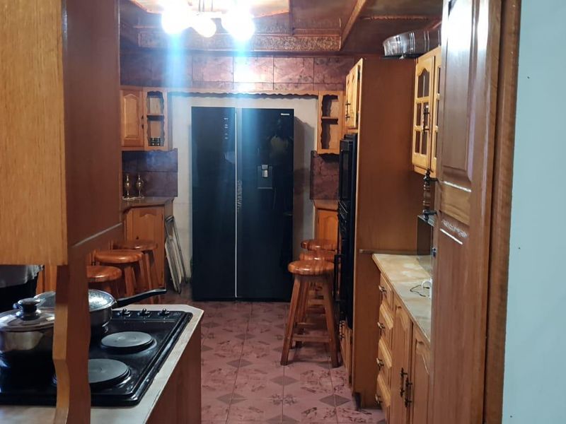 3 bedrooms house for sale in Soshanguve DD - Photo 6