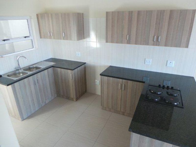 Duplex Town House walking distance to schools - Photo 2