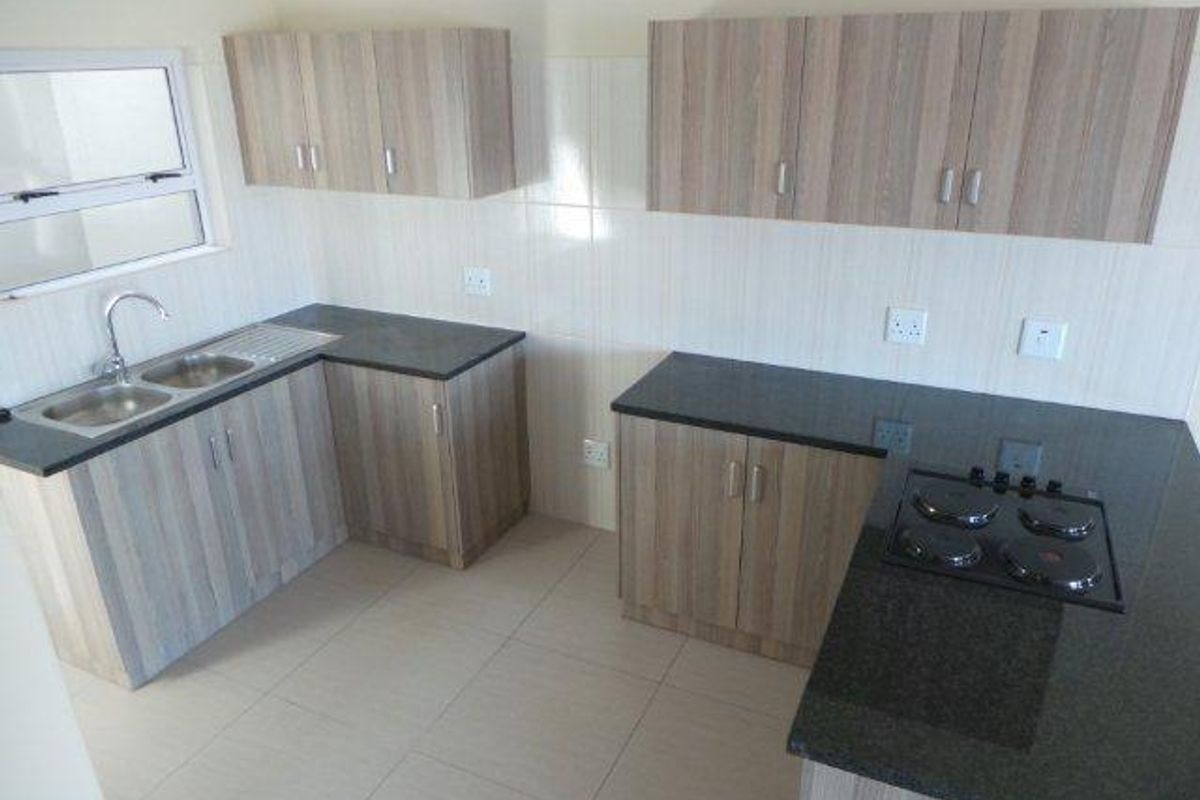 Duplex Town House walking distance to schools - Photo 2