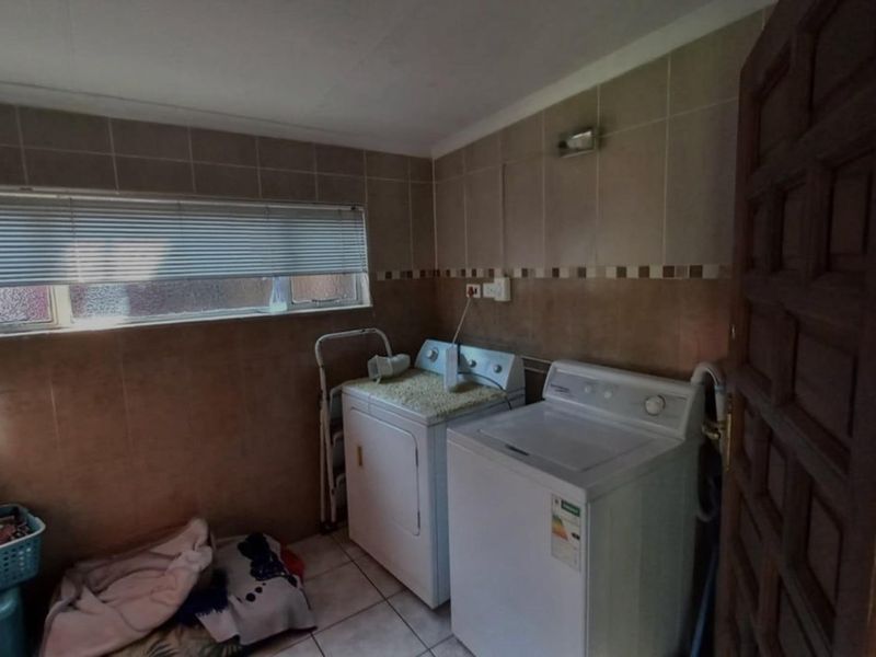 3 Bedroom House for Sale in Daspoort, Pretoria - Photo 8