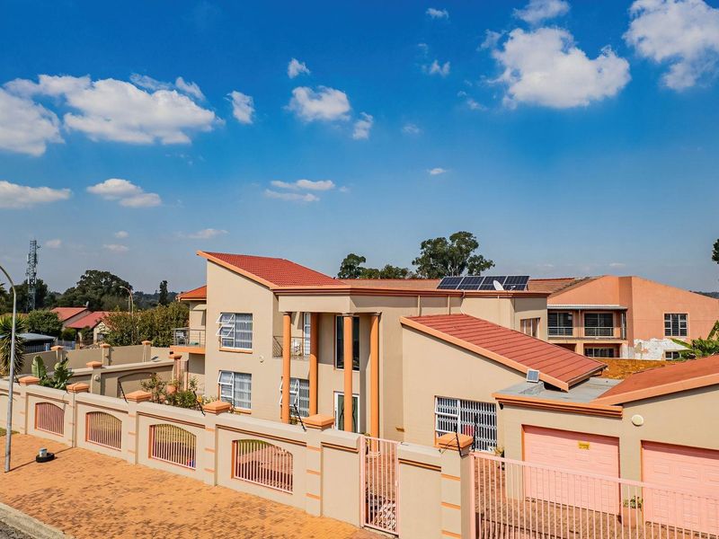 Stunning Family Home with a Flatlet - Photo 1
