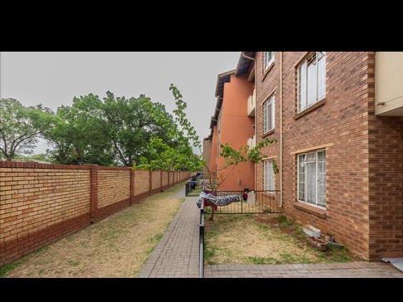 2 Bedroom Apartment for Sale - Photo 9