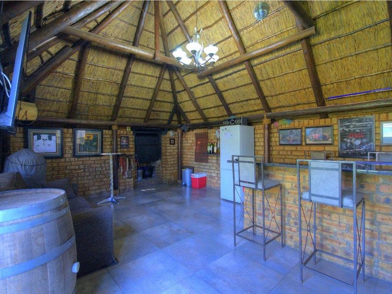 Renovated beauty with teen pad - Photo 3