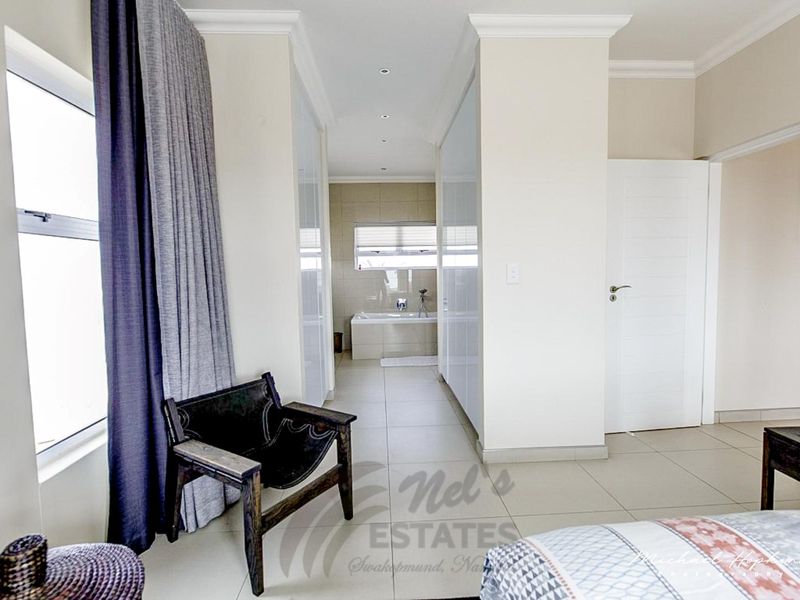 Penthouse For Sale in Central Swakopmund - Photo 10