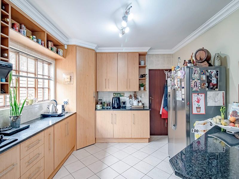 3 Bedroom 2 bathroom home - Photo 2