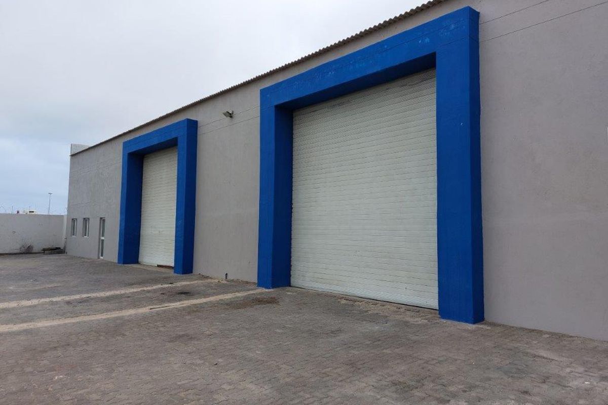 Amazing fully developed Industrial Property with lots of potential 💢 - Photo 3