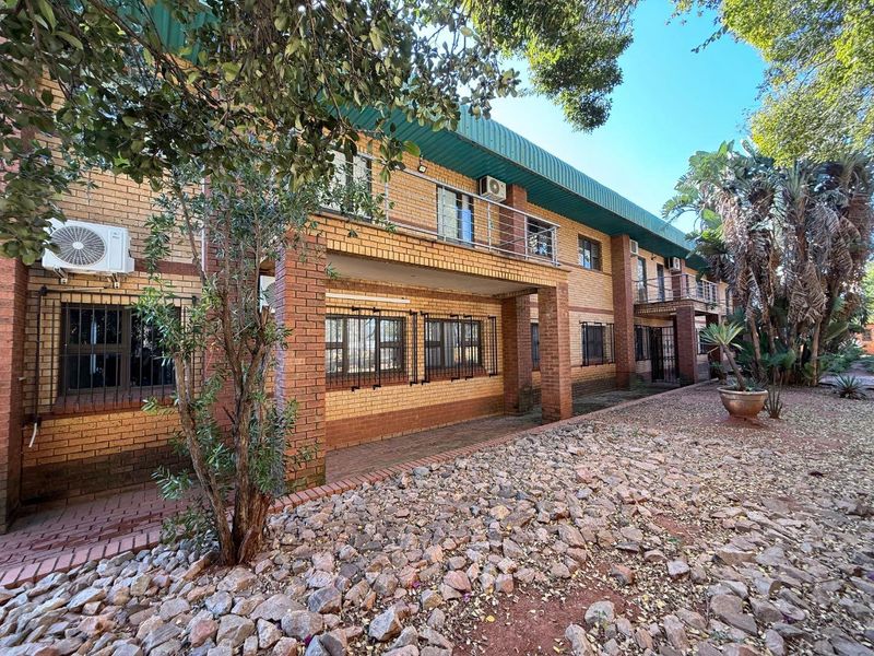 Large-scale Industrial Facility and Warehouse - Now on the Market. - Photo 2