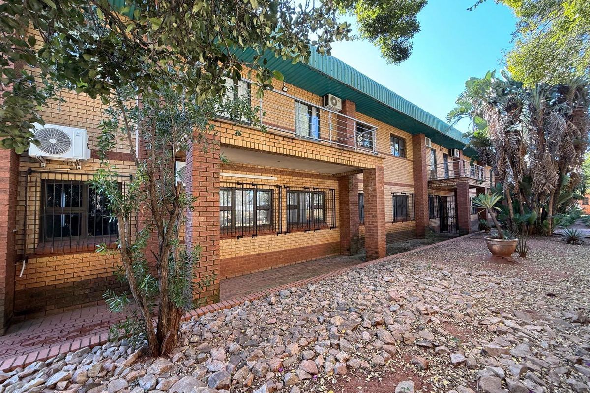 Large-scale Industrial Facility and Warehouse - Now on the Market. - Photo 2