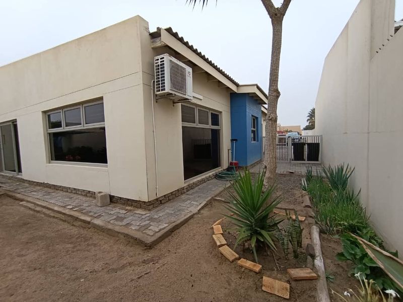 Freestanding Home to rent - Photo 5