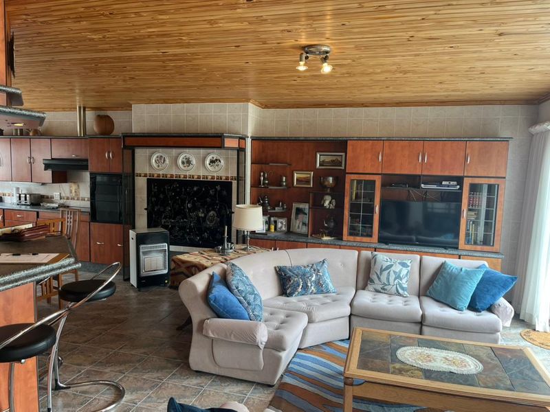 Sole Mandate-Beautiful Town House in Security Complex close to town - Photo 8