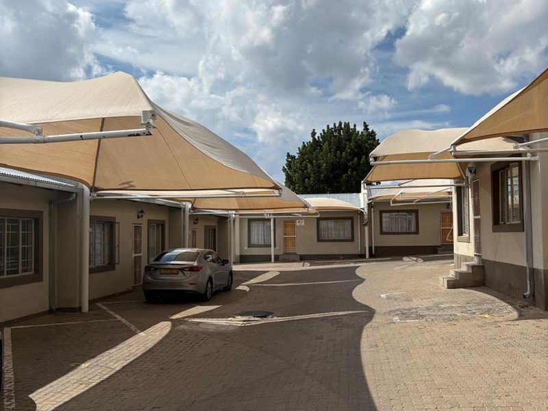 FOR SALE SIMPLEX TOWNHOUSE IN PIONIERSPARK EXT 1 - Photo 1