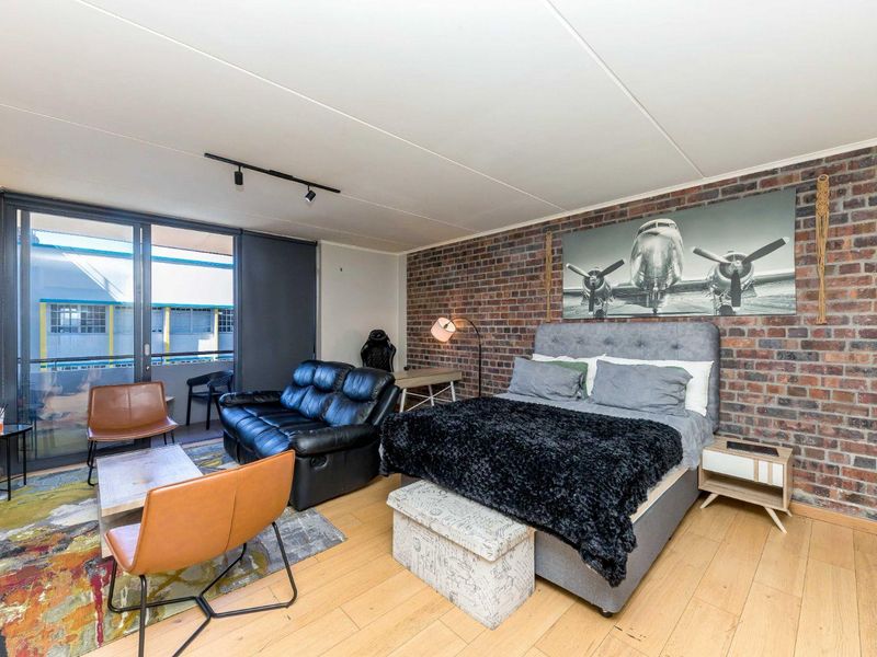 LOCK-UP-AND-GO AIRBNB / INVESTMENT PROPERTY - Photo 5