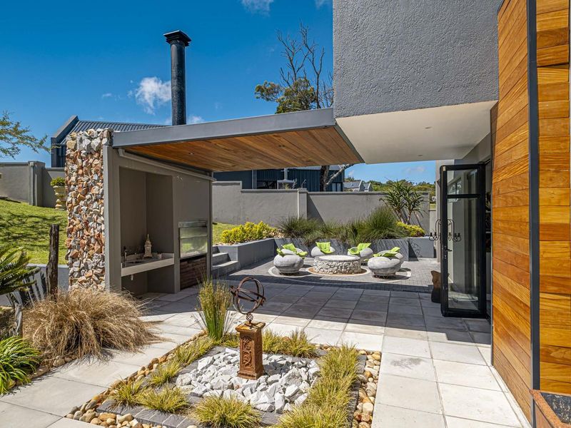 Enjoy tranquil living with the perfect blend of nature and luxury, in Kragga Kamma Game Park Residential Estate! - Photo 4