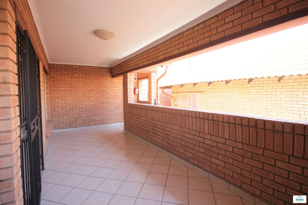 Loadshedding free area - A perfect lock up and go! - Photo 2