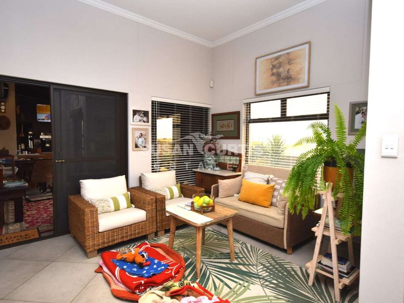 3 BEDROOM HOUSE WITH FLAT IN EXT 22, OCEAN VIEW - Photo 3