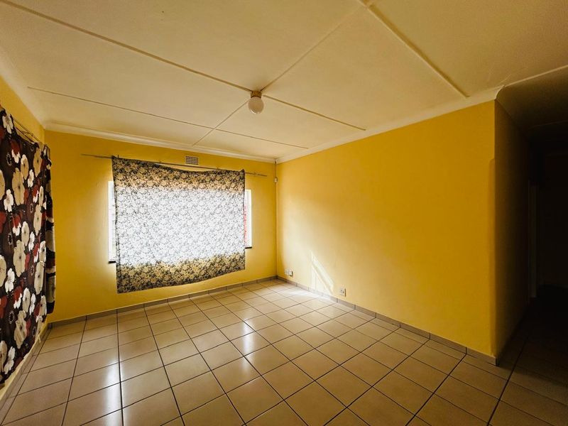 Home & Flatlet Combo - Photo 5