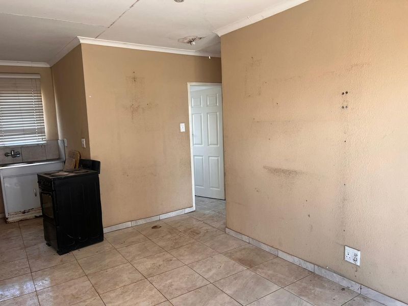 2 Bedroom House For Sale in Vanderbijlpark CE7 - Photo 4