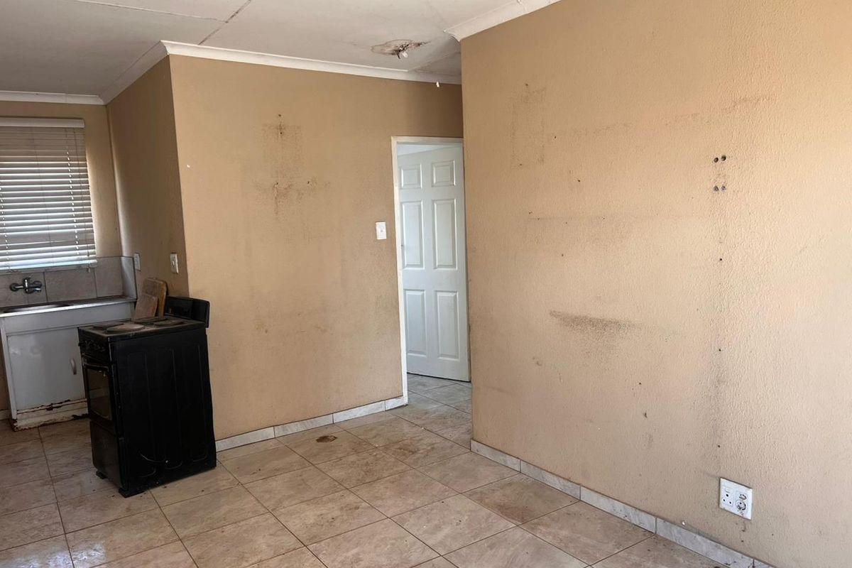 2 Bedroom House For Sale in Vanderbijlpark CE7 - Photo 4