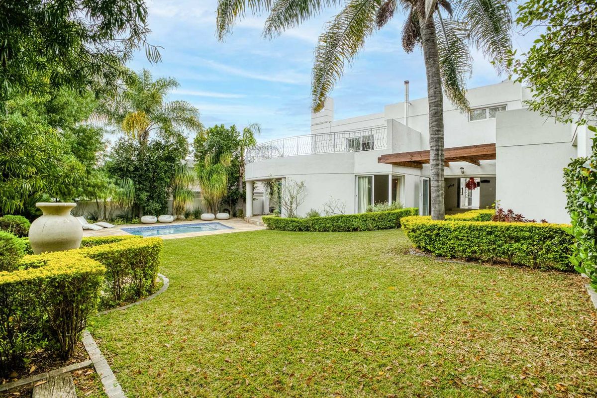 6 Bedroom House for Sale in Dainfern Golf Estate - Photo 3