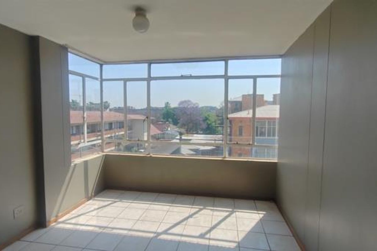 Unlock Potential in This Spacious 3-Bedroom Apartment - Photo 2