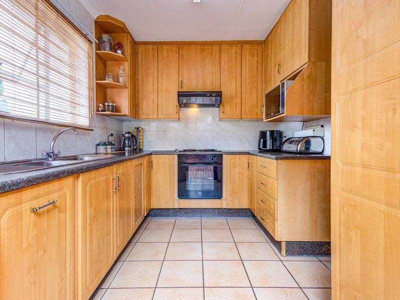 SECURE, PEACEFUL LIVING - PET FRIENDLY and LOW LEVY too! - Photo 4