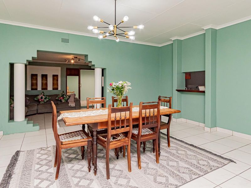 Large Family Home with Flatlet for Sale - Photo 10