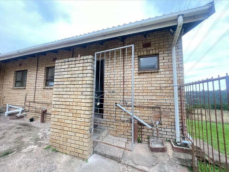 Modern Bachelor Flatlet with Separate Kitchen &amp; Parking – All Inclusive in Reservoir Hills - Photo 1