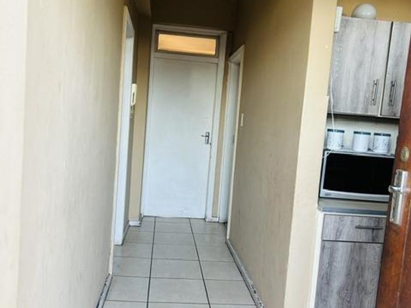Affordable 2-Bedroom Flat for Sale - Photo 4