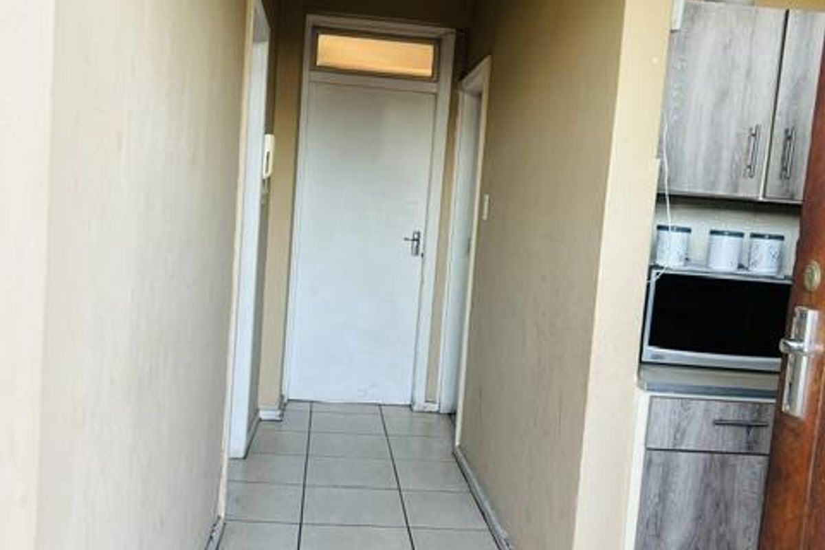 Affordable 2-Bedroom Flat for Sale - Photo 4